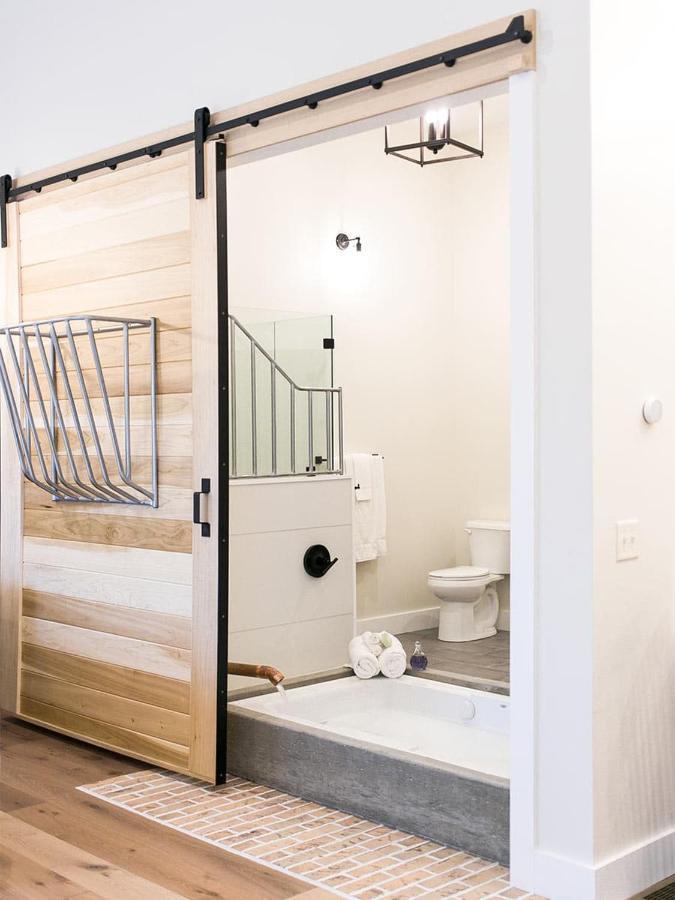 Farmhouse Suites By Amish Country Lodging ミラーズバーグ エクステリア 写真